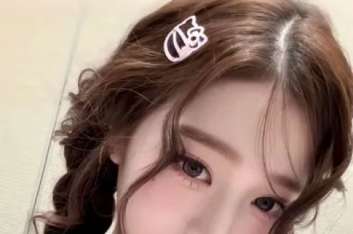 娱乐圈大事件：刘昊然周冬雨复合传闻、卢昱晓屏摄道歉、杨紫《家业》恶评风波、阿Sa婚变辟谣
